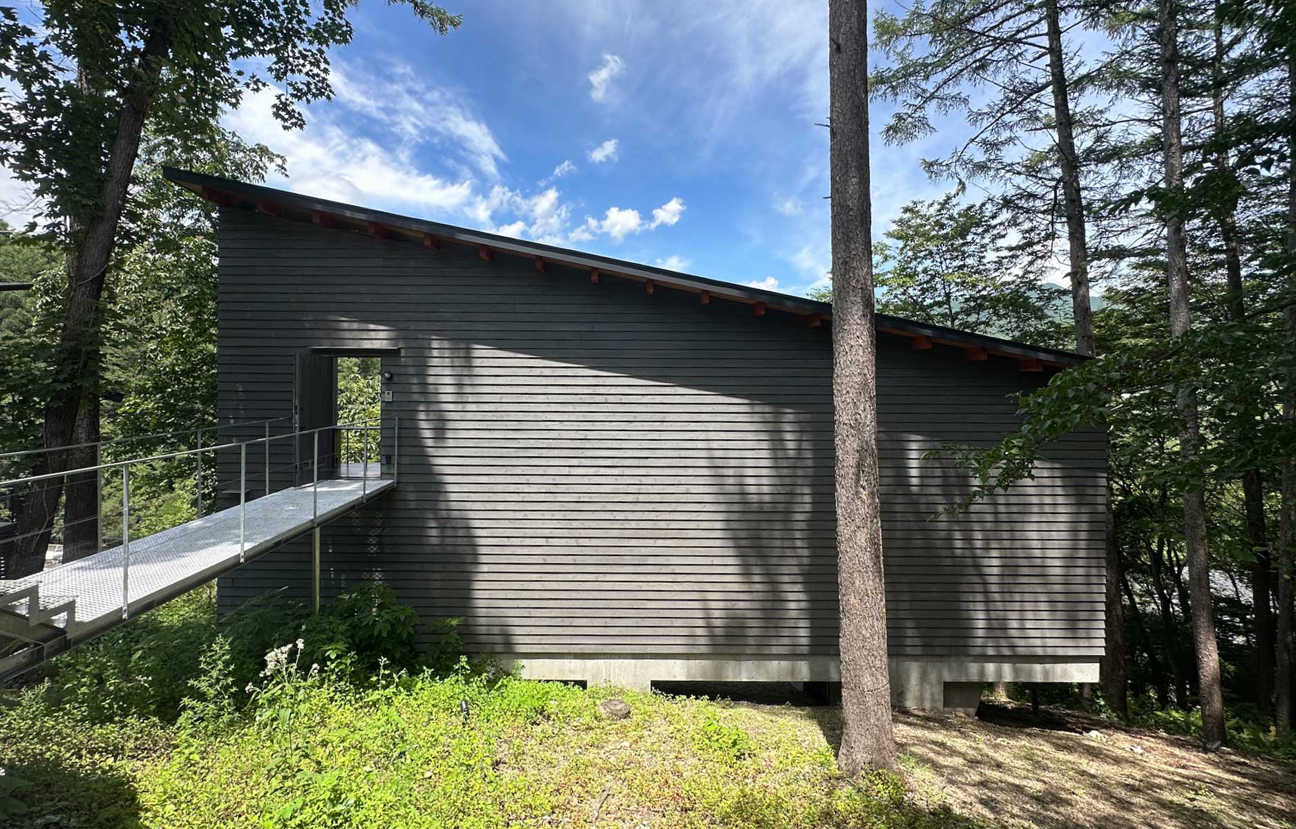 群馬県太田市の設計事務所がつくる軽井沢町別荘のテラス